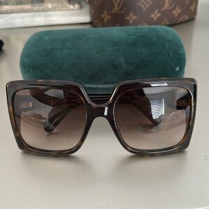 Gucci sunglasses
